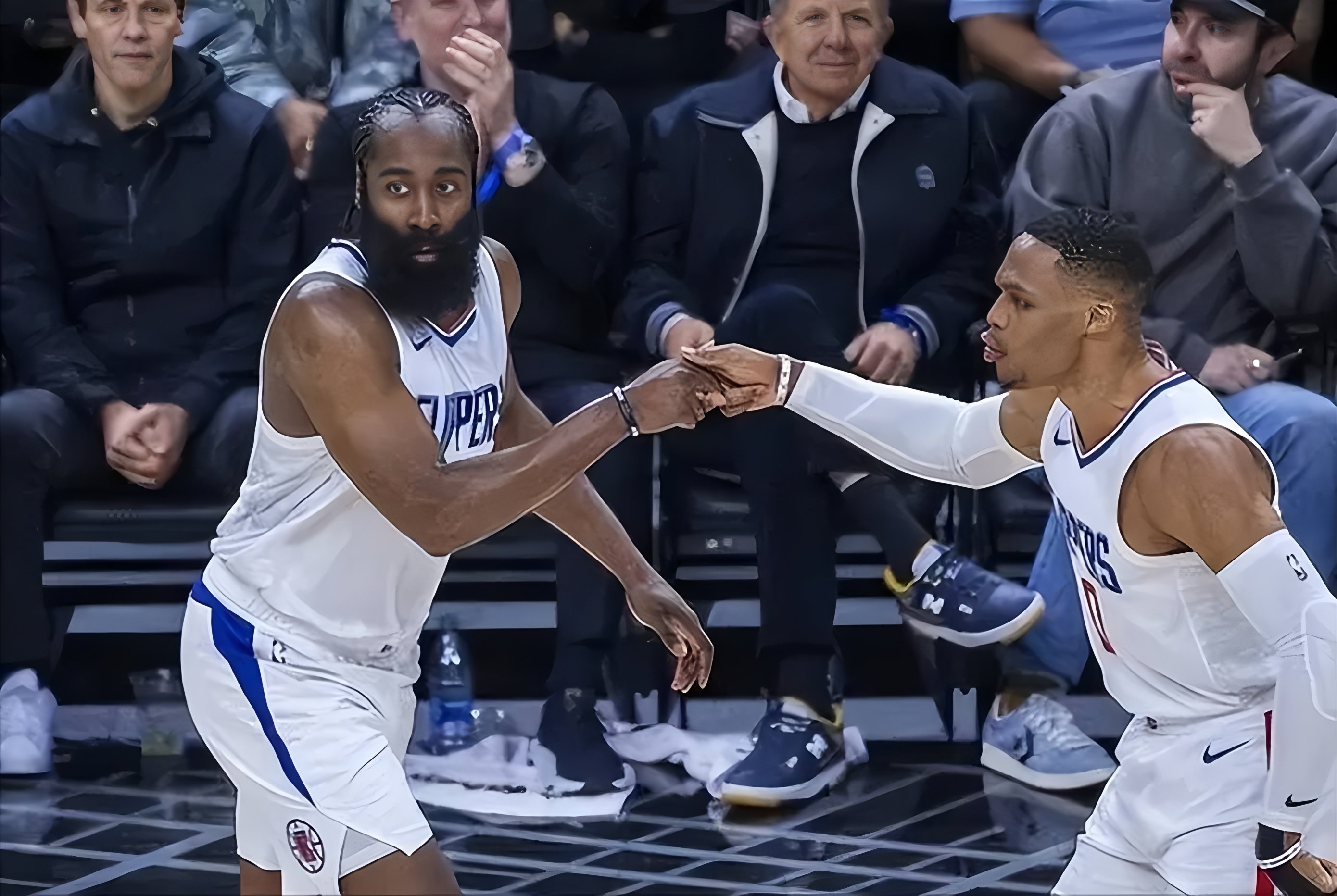 华体会官网入口-关于离谱！洛杉矶快船复出首秀备战NBA季后赛阿贾克斯迎法甲关键赛，罗马内部会议纪要流出——今晚止住颓势的信息